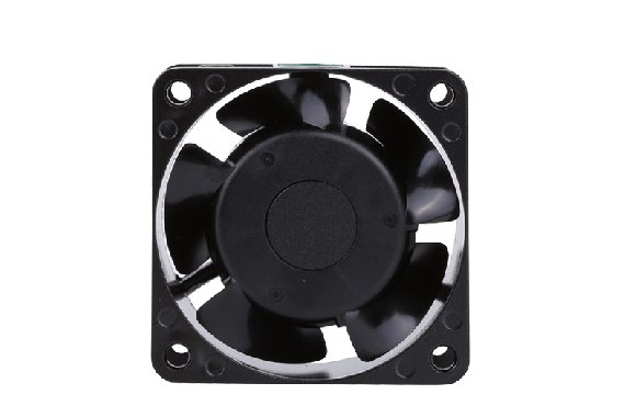 <b>光伏逆變器行業(yè)發(fā)展迅速，進一步拓寬三巨電機散熱風扇應(yīng)用空間</b>